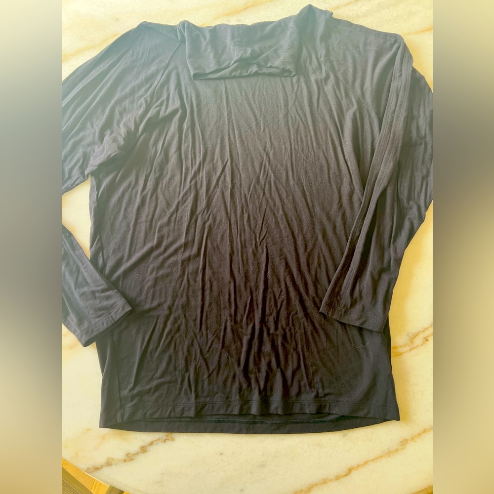 Athleta cold shouldered cotton turtleneck size L